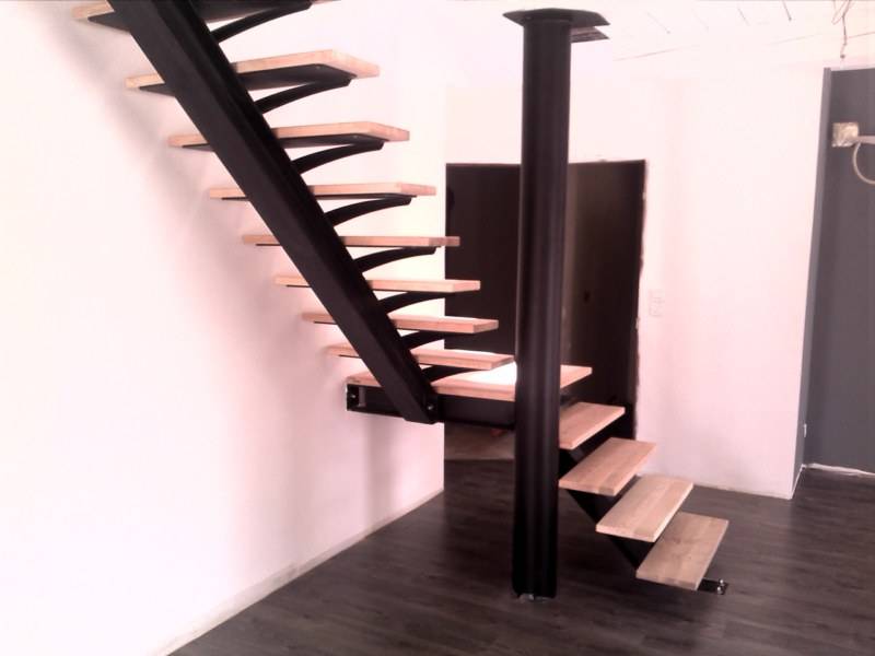 escalier design fer forgé et bois