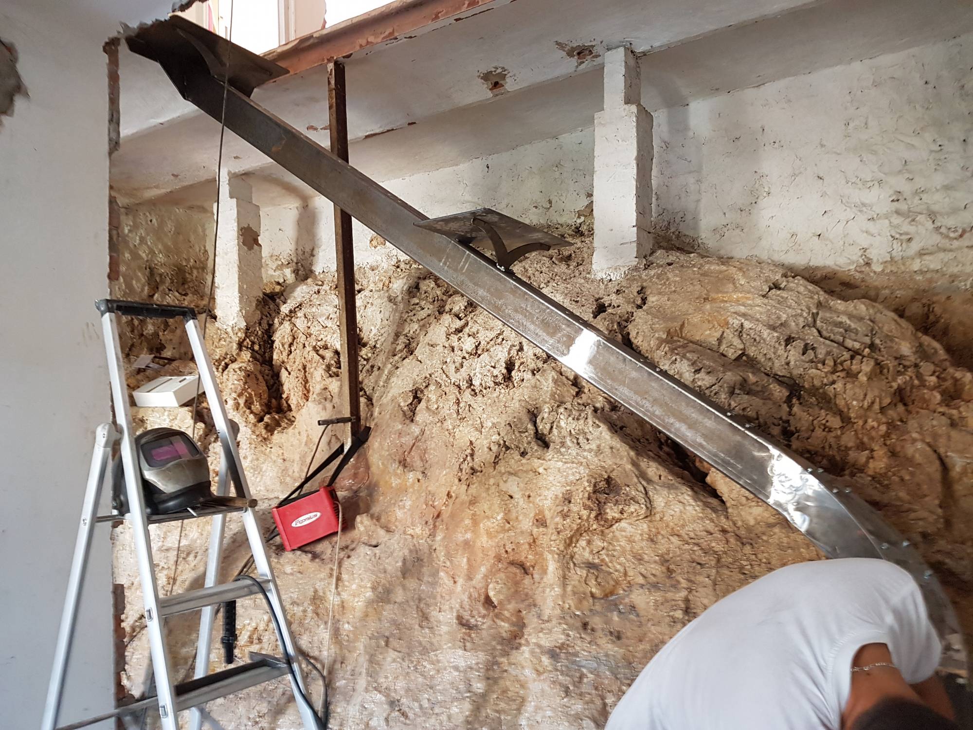 Pose escalier limon central acier quart tournant marseille