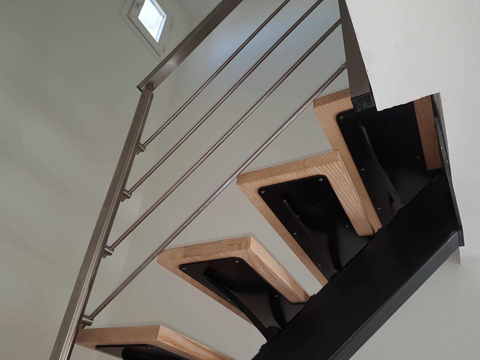 Escalier métallique demi-tour garde corps inox à Moulins sur allier Bourbonnais