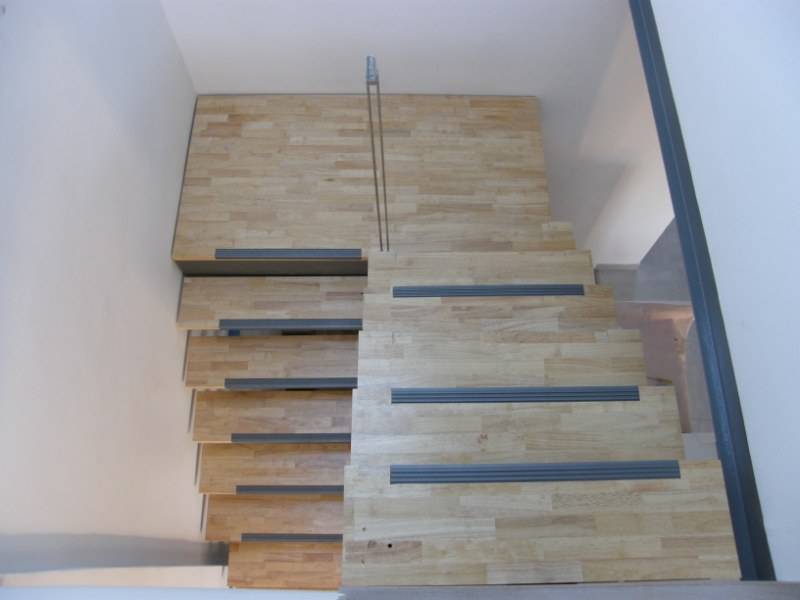 Escalier fer et bois palier demi-tour en Auvergne