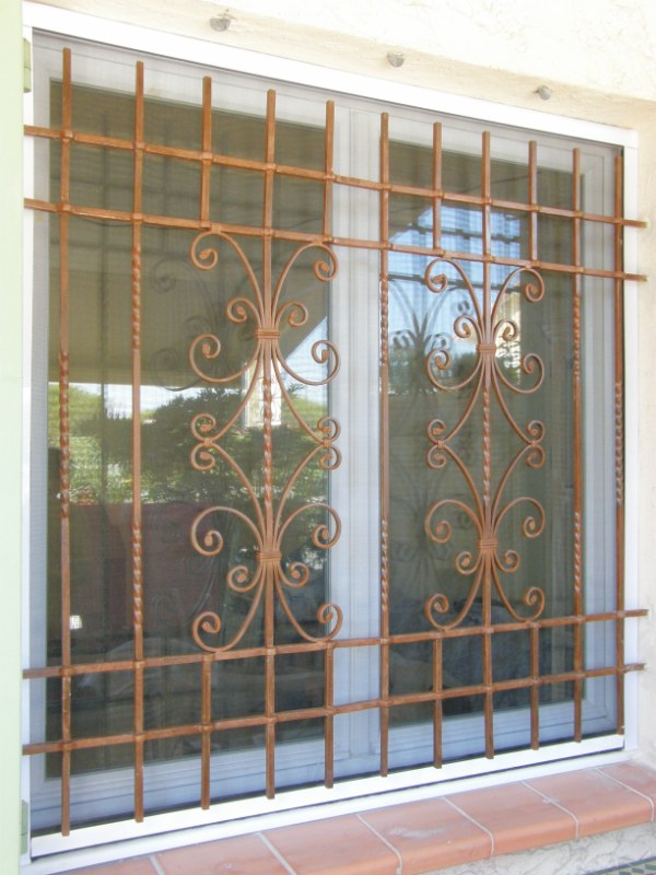 grille de defense en fer forgé