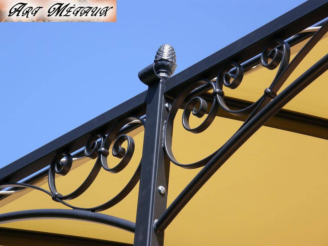 Découpe de profilés sur mesure tubes carrés acier pour fabrication de pergola