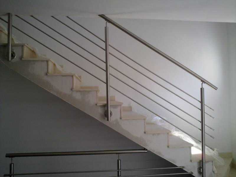 garde corps inox montée d'escalier