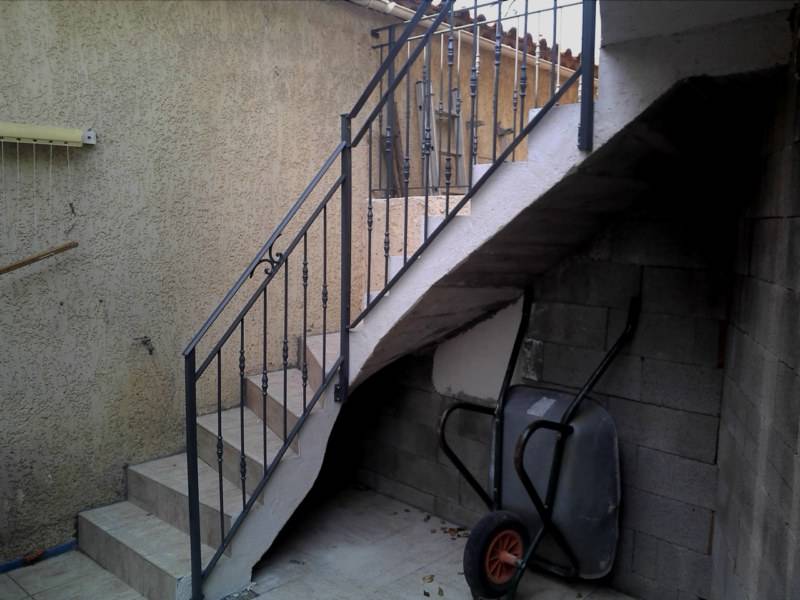 Garde-corps fer forgé thermolaqué posé à Martigues