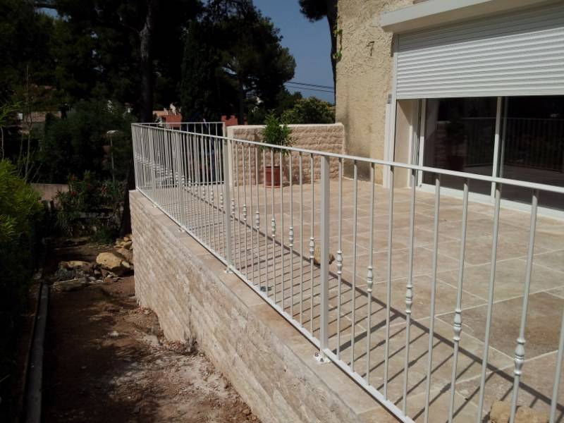 Conception et pose de garde corps fer forgé martigues