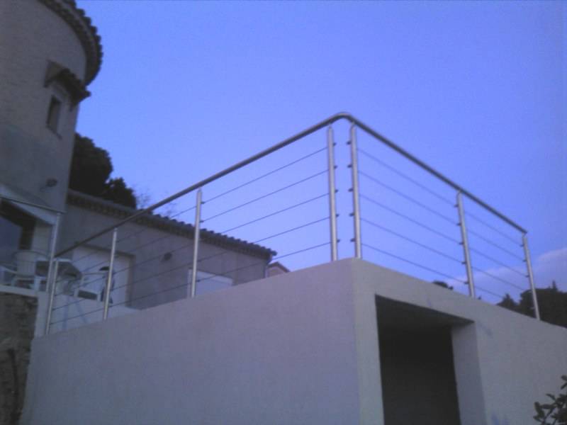 Garde-corps Inox qualité marine câbles et verre sur terrasse Riom