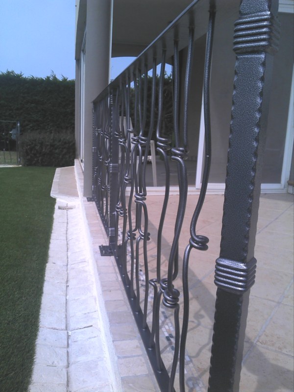 Garde Corps fer forgé végétal  Port saint Louis du rhone