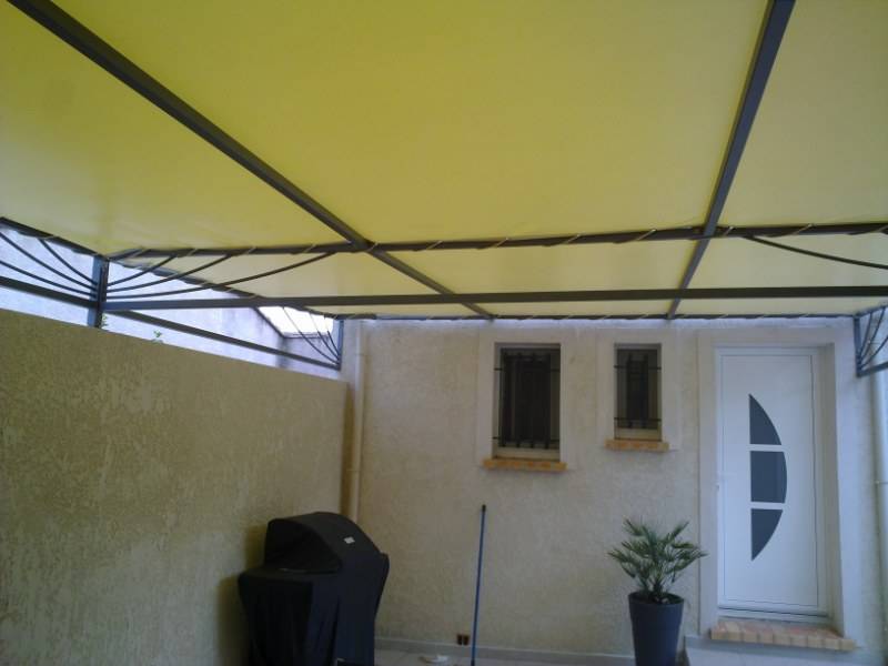 Abri sur mesure avec bâche à Montluçon