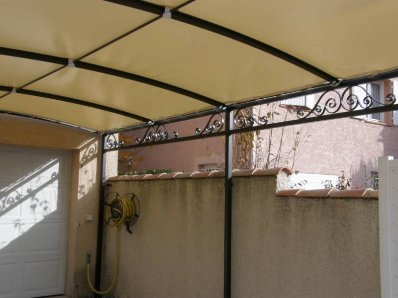 abri de voiture pergola fer forgé posé à Riom 63