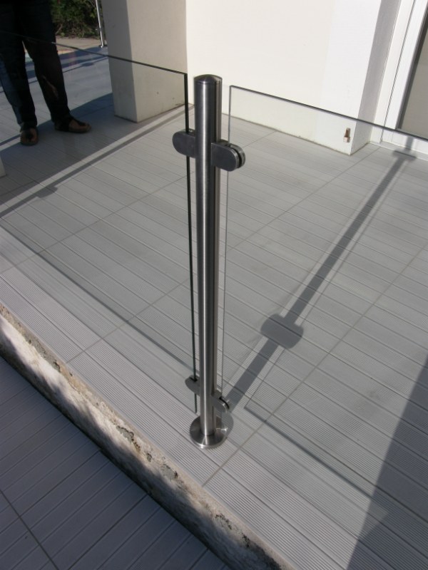 Garde Corps Inox et verre bord de piscine sur Gannat
