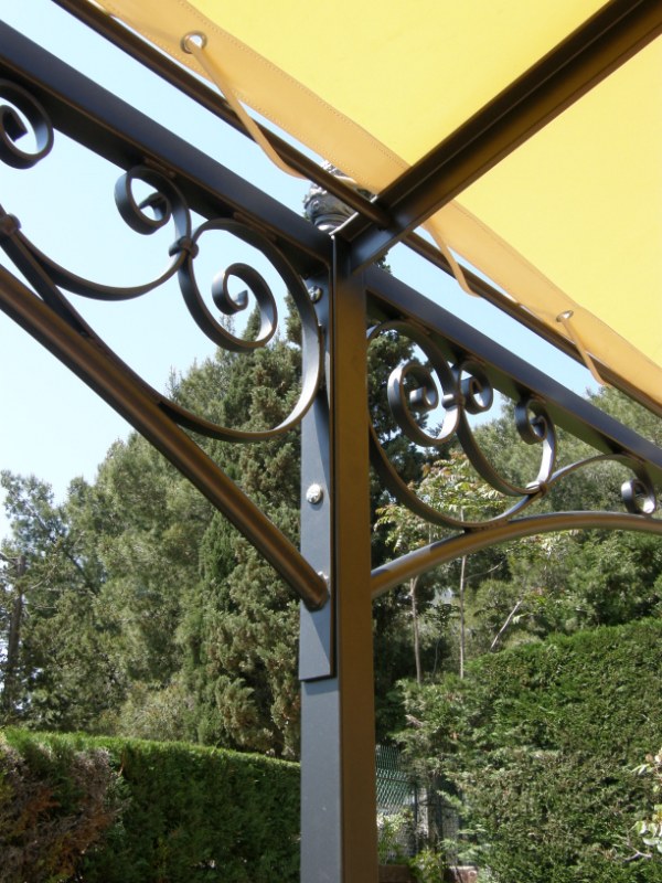 Pergola classique fer forgé avec garde corps Monétay sur Allier