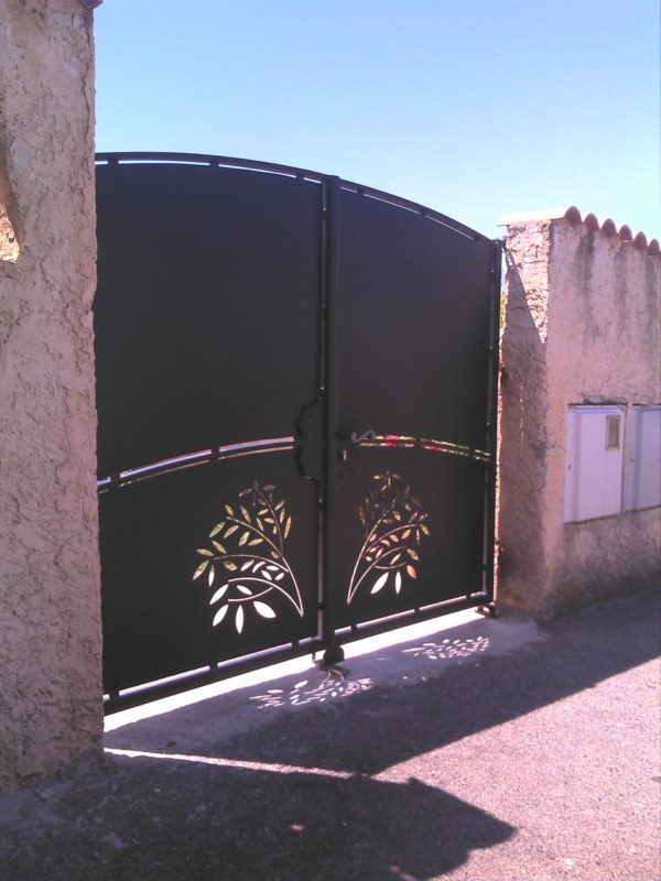 portail fer forgé deoration branche d'olivier fos sur mer