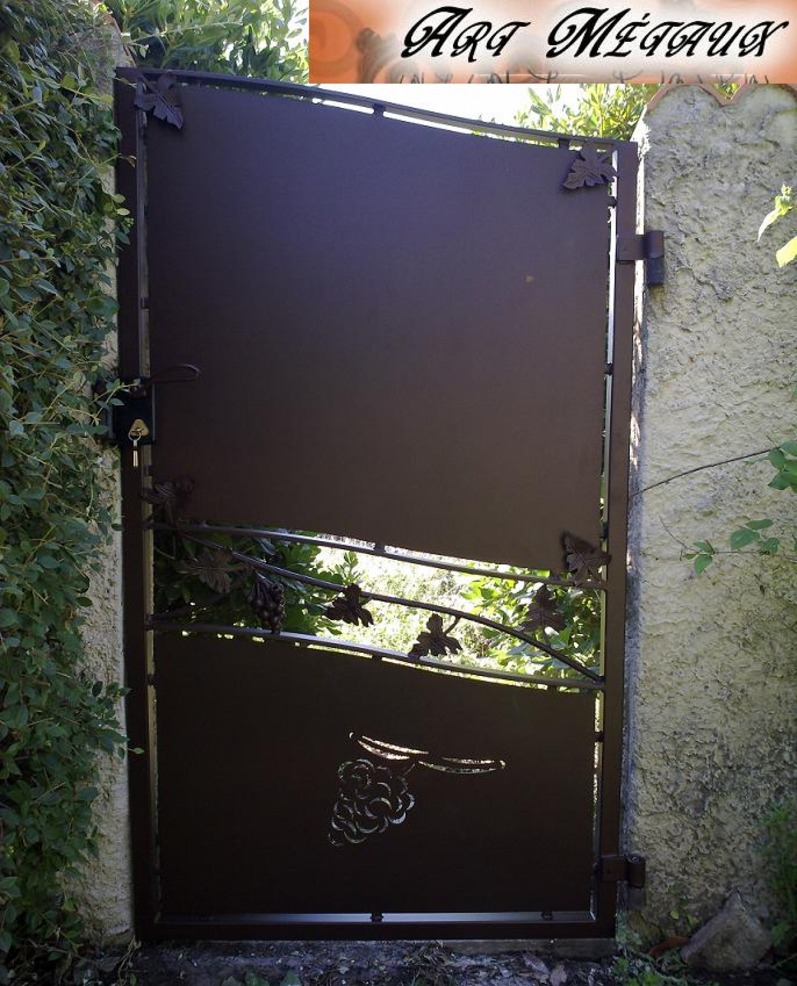 Portillon déco vigne branche avec rond forgé effet bois